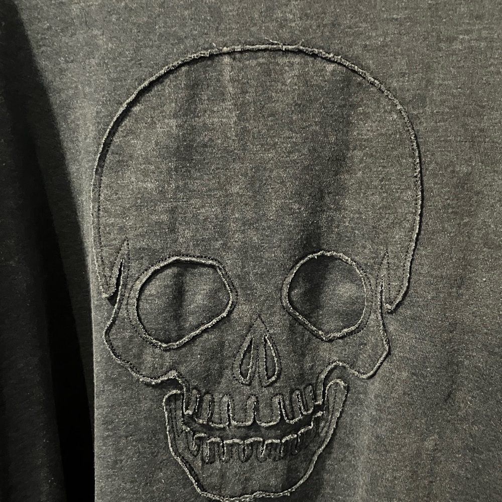 Maurices Skull Sweatshirt NWT - Picture 2 of 3